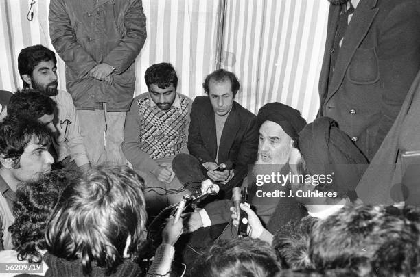 霍梅尼在诺夫勒堡的住所经常吸引大批法国知识菁英聚集。（图片来自J. Cuinieres/Roger Viollet） 