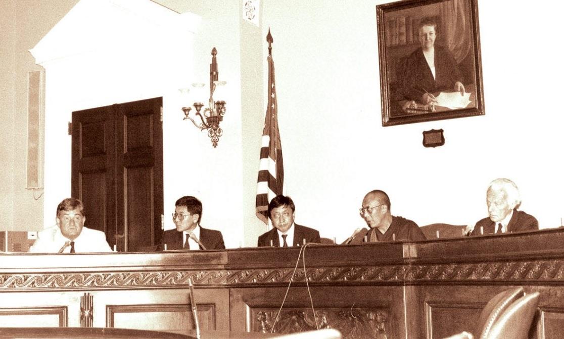 1987年,尊者在美国国会人权小组提出《西藏问题五点和平计划》 图片:OHHDL