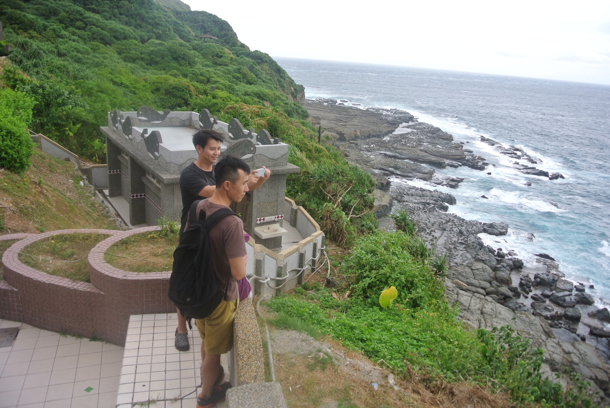 2014年9月，在颱風即將來臨的時候，富察帶我遊覽鼻頭角公園。 