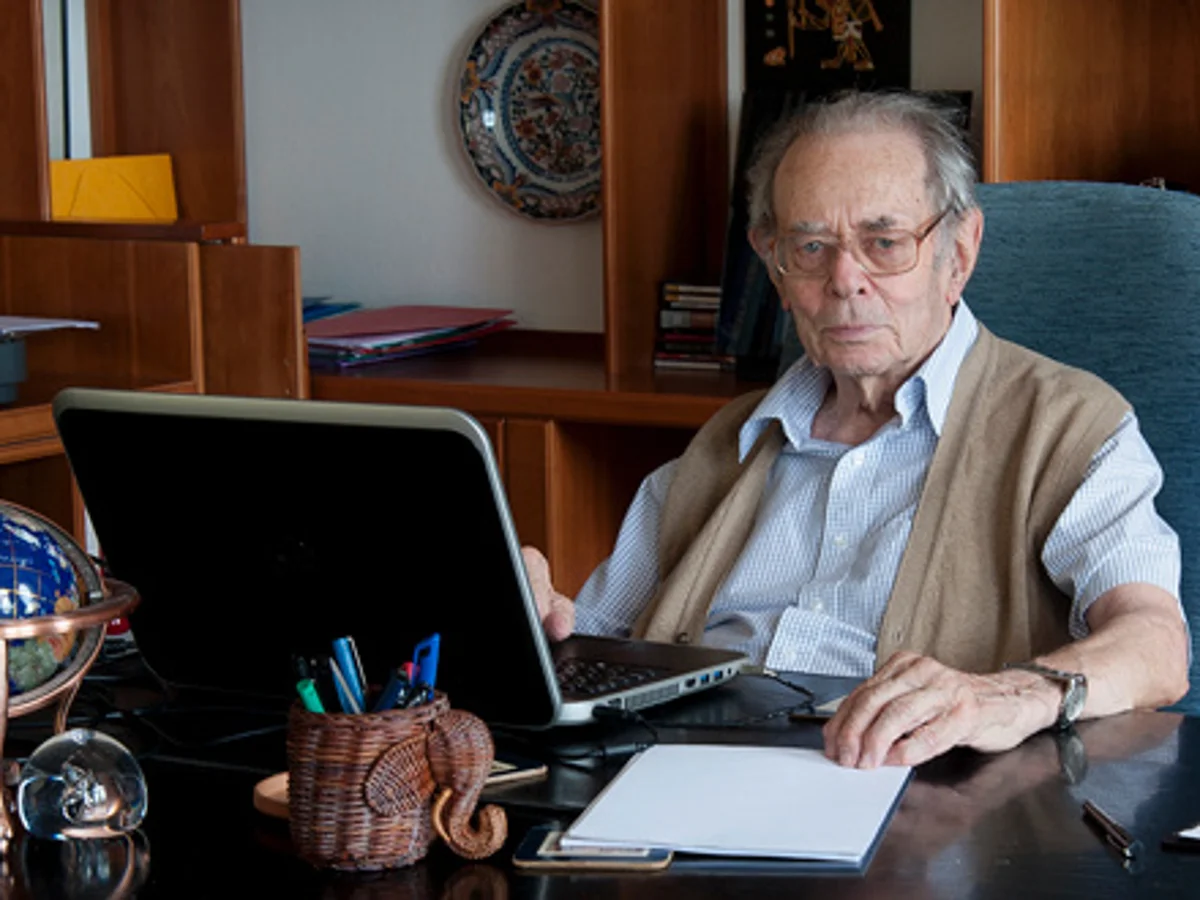 雅诺什·科尔奈 